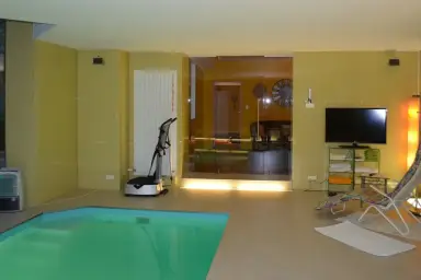 Repräsentatives Wohnhaus mit Geschäftsbereich und angrenzenden Veranstaltungsräumen – Thumbnail 5