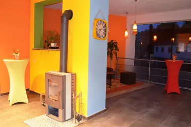 Repräsentatives Wohnhaus mit Geschäftsbereich und angrenzenden Veranstaltungsräumen – Thumbnail 28