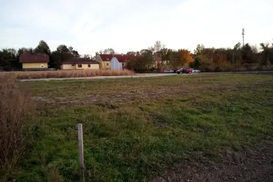 Ebener, aufgeschlossener Baugrund am Ortsrand – 20 Min. nach Wien – Thumbnail 2