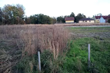 Ebener, aufgeschlossener Baugrund am Ortsrand – 20 Min. nach Wien – Thumbnail 3