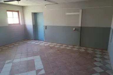 Gepflegtes Einfamilienhaus mit 7 Zimmern, Balkon, Garten und Garage in Mining – Thumbnail 4