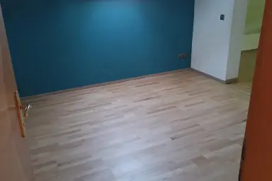 Gepflegtes Einfamilienhaus mit 7 Zimmern, Balkon, Garten und Garage in Mining – Thumbnail 8