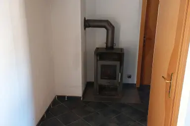 Gepflegtes Einfamilienhaus mit 7 Zimmern, Balkon, Garten und Garage in Mining – Thumbnail 11