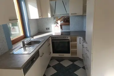 Gepflegtes Einfamilienhaus mit 7 Zimmern, Balkon, Garten und Garage in Mining – Thumbnail 15