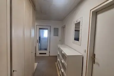 Charmante 3-Zimmer-Wohnung mit Sonnen-Loggia & TG-Platz in Salzburg-Liefering – Thumbnail 4