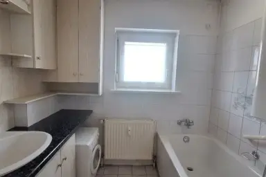 Charmante 3-Zimmer-Wohnung mit Sonnen-Loggia & TG-Platz in Salzburg-Liefering – Thumbnail 6