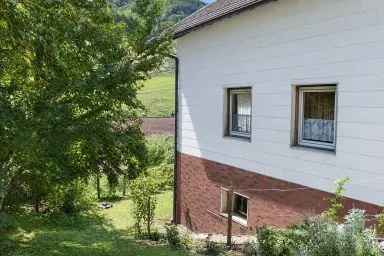 Großzügiges Einfamilienhaus mit Balkon, Garten und Garage in Laussa – Thumbnail 4