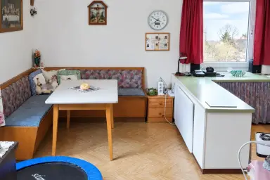 Großzügiges Einfamilienhaus mit Balkon, Garten und Garage in Laussa – Thumbnail 16