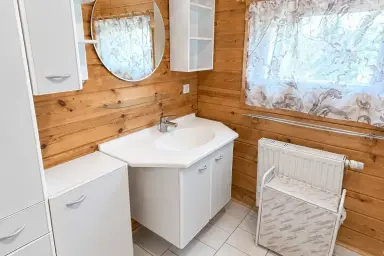 Gepflegtes 2-Zimmer-Holzhaus mit großem Garten in Ottnang - ideal als Ferien- oder Wochenendhaus – Thumbnail 7