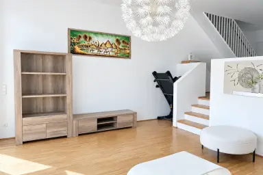Neuwertiges Reihenhaus mit Garten, Terrasse und Garage in Kirchschlag – Thumbnail 5