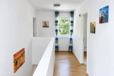 Neuwertiges Reihenhaus mit Garten, Terrasse und Garage in Kirchschlag – Thumbnail 13