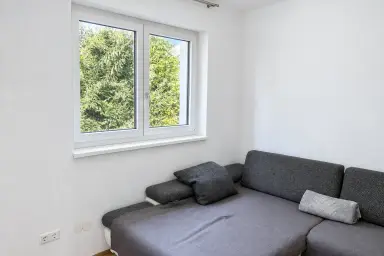 Neuwertiges Reihenhaus mit Garten, Terrasse und Garage in Kirchschlag – Thumbnail 18