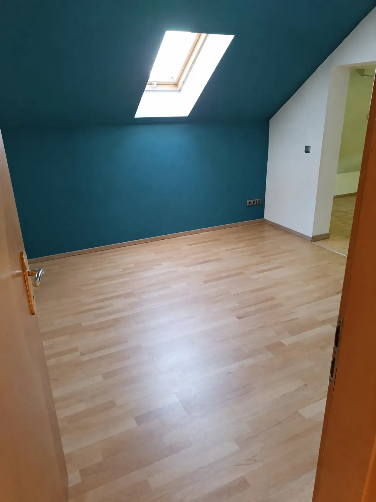 Gepflegtes Einfamilienhaus mit 7 Zimmern, Balkon, Garten und Garage in Mining, Foto 8