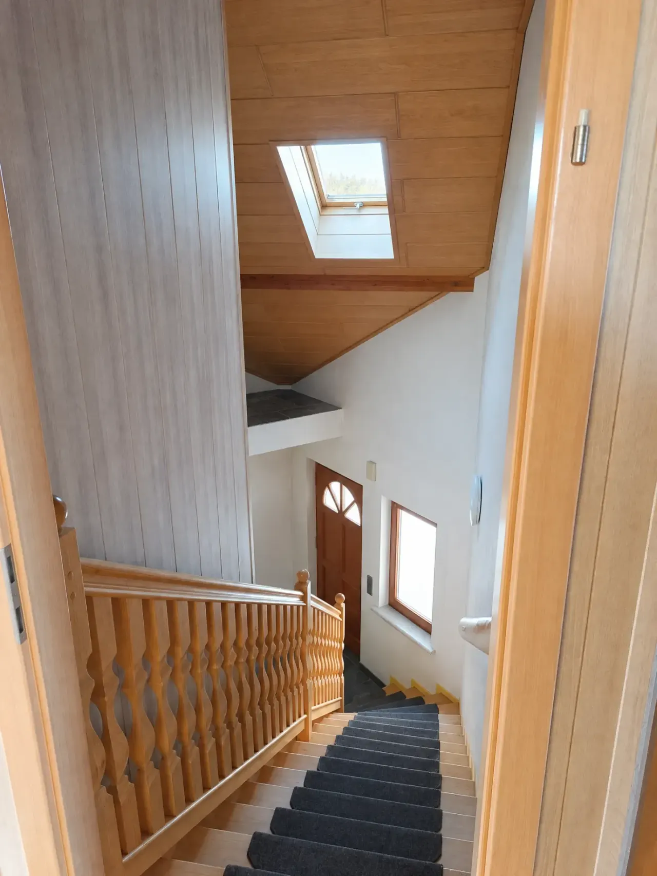 Gepflegtes Einfamilienhaus mit 7 Zimmern, Balkon, Garten und Garage in Mining, Foto 9