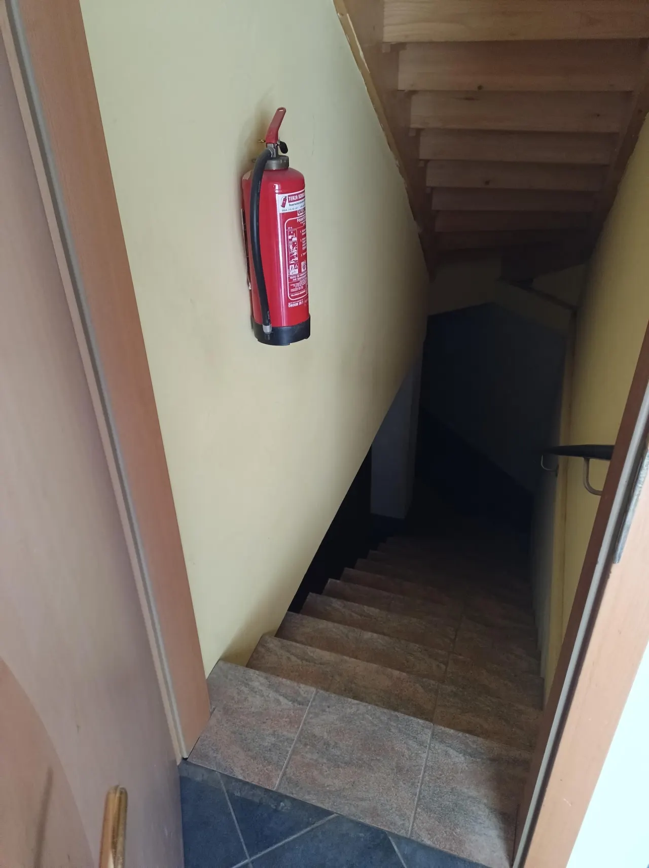 Gepflegtes Einfamilienhaus mit 7 Zimmern, Balkon, Garten und Garage in Mining, Foto 12