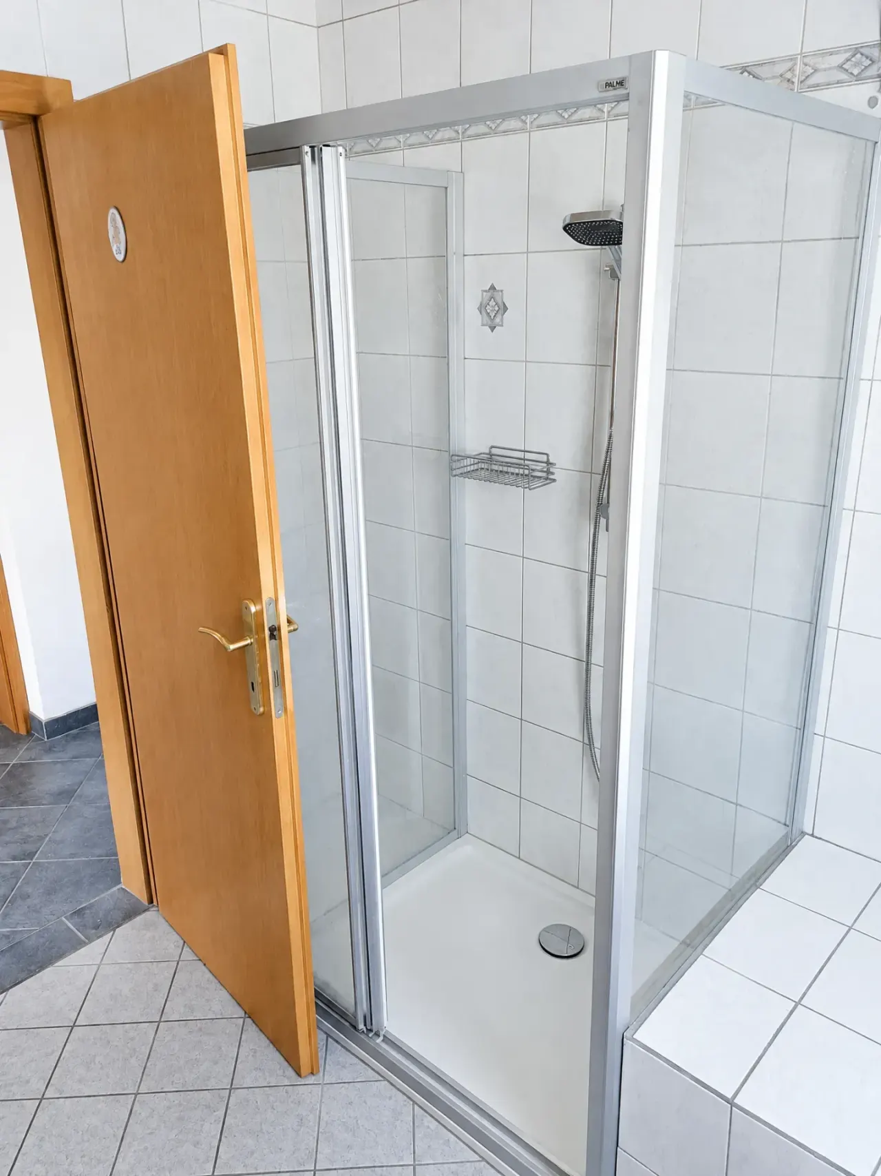 Gepflegtes Einfamilienhaus mit 7 Zimmern, Balkon, Garten und Garage in Mining, Foto 13