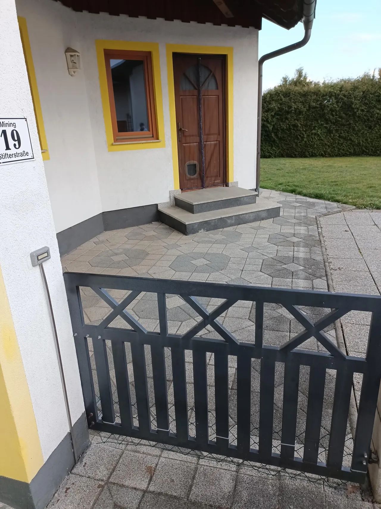 Gepflegtes Einfamilienhaus mit 7 Zimmern, Balkon, Garten und Garage in Mining, Foto 16