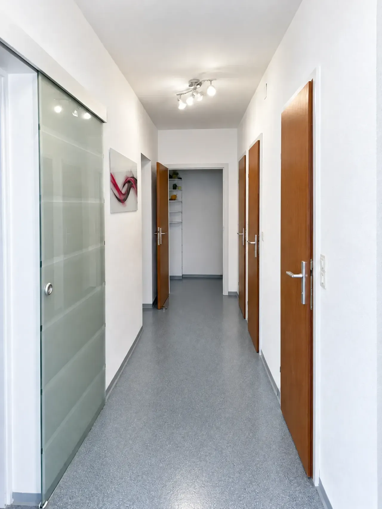 Gepflegte 3-Zimmer-Dachgeschosswohnung mit Loggia und Garage in Pöllau, Foto 3