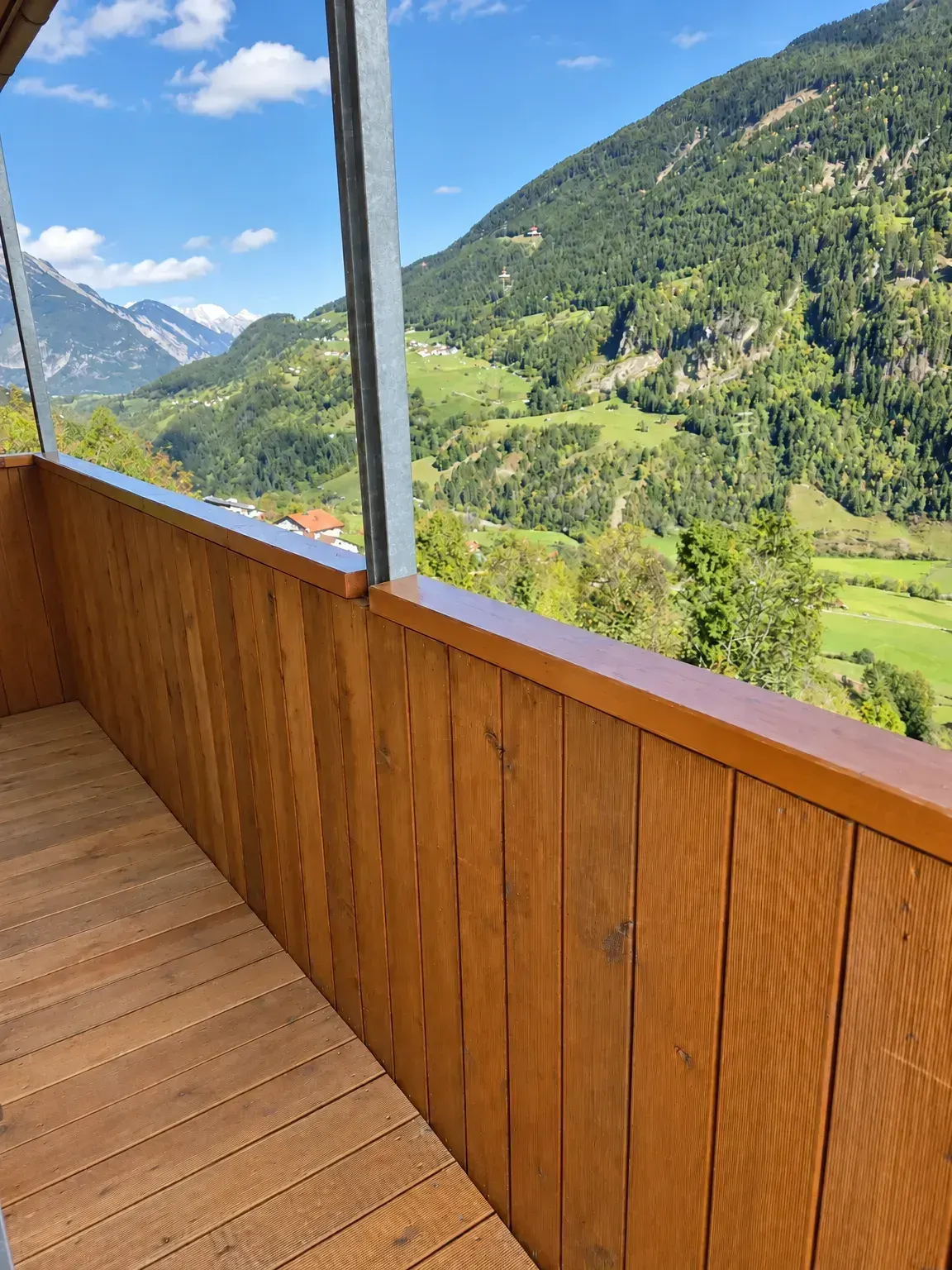 Großzügige 4-Zimmer-Wohnung mit Balkon, Loggia und Garten in Wenns, Foto 1