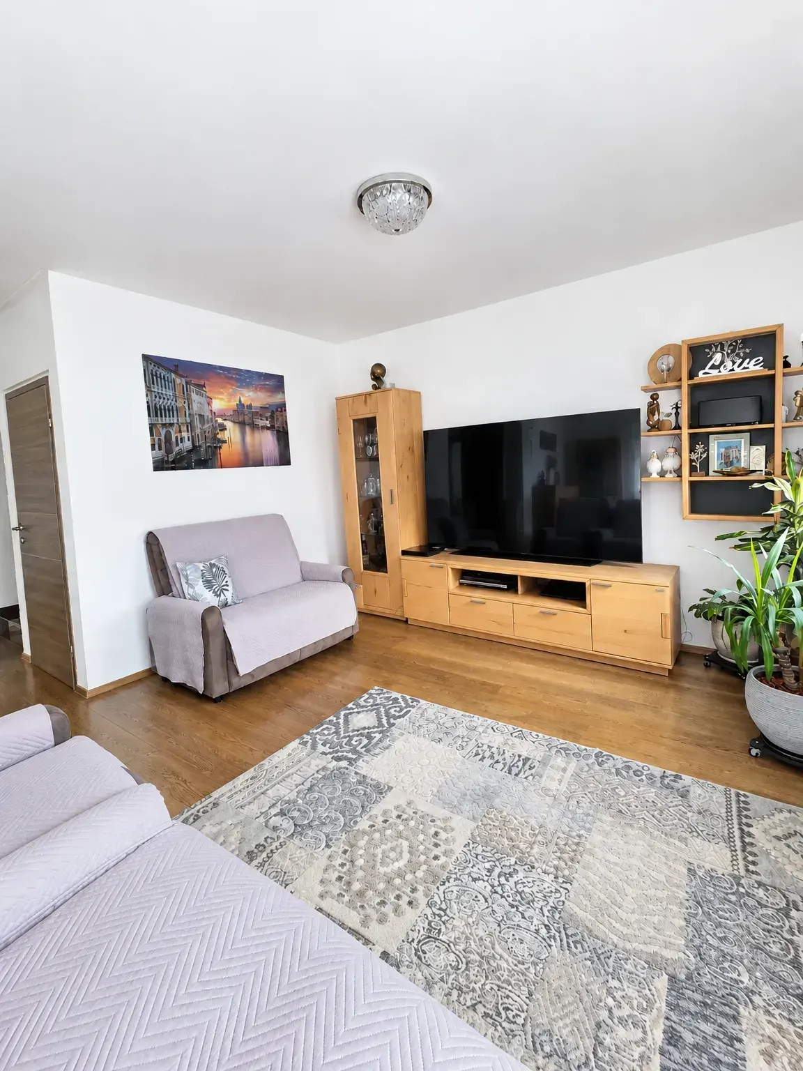 Großzügige 4-Zimmer-Wohnung mit Balkon, Loggia und Garten in Wenns, Foto 9